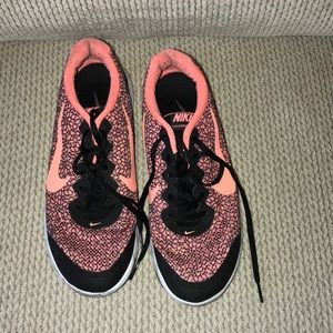 Nike Women’s size 11 tennis shoes